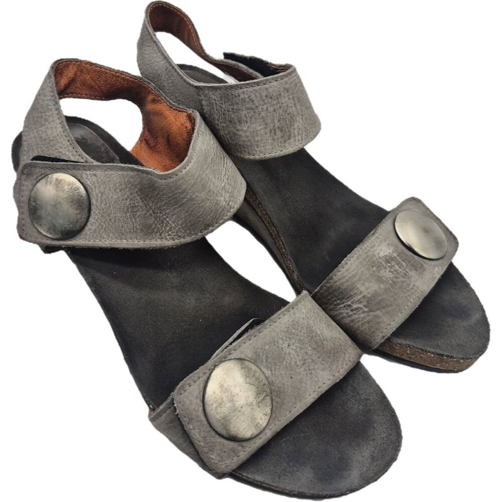 Taos Carousel 2 Wedge Leather Sandals Women's 9 Gray Metallic Buckle Ankle Strap